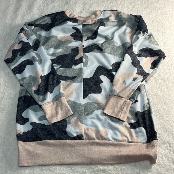 Briefly stated, Wild Fable, Unbranded long sleeve crew neck shirts. Size M & S. - Picture 8 of 12